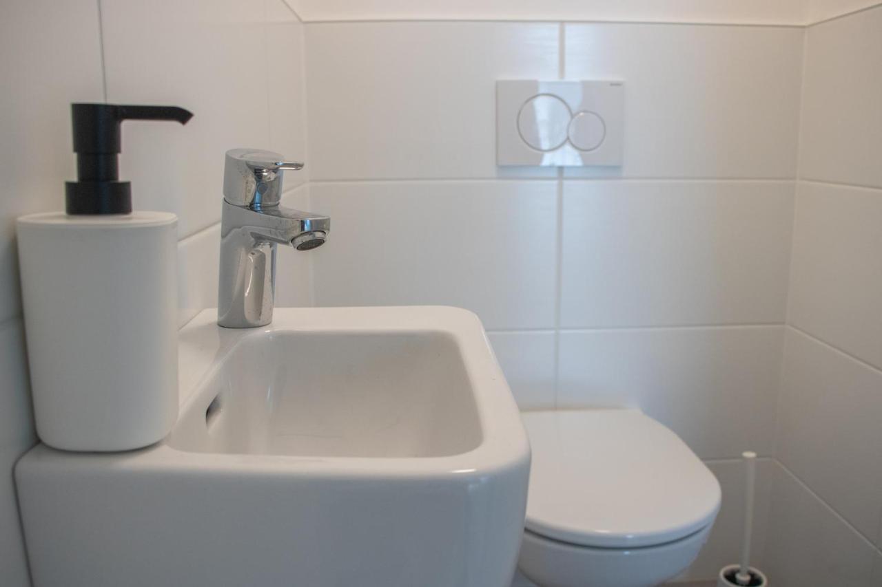 Flat2Go Modern Apartments - Harmony Of City And Nature Bécs Kültér fotó