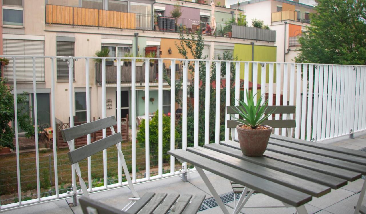 Flat2Go Modern Apartments - Harmony Of City And Nature Bécs Kültér fotó