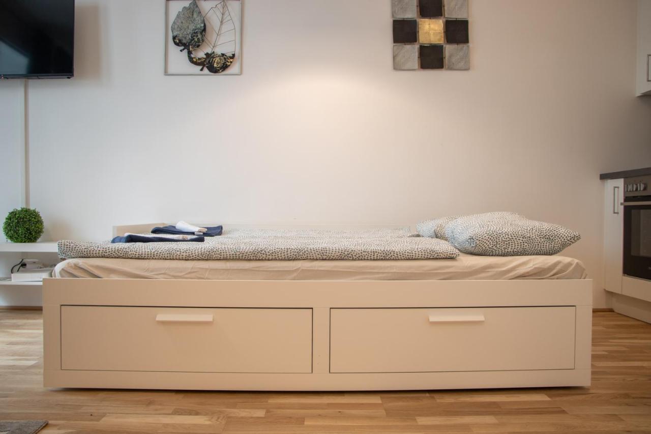 Flat2Go Modern Apartments - Harmony Of City And Nature Bécs Kültér fotó
