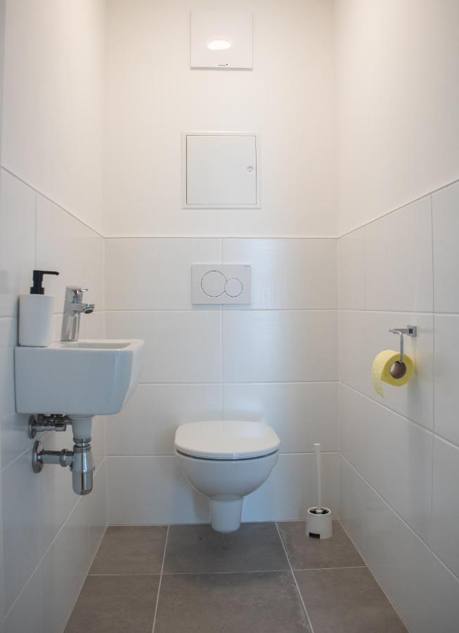 Flat2Go Modern Apartments - Harmony Of City And Nature Bécs Kültér fotó