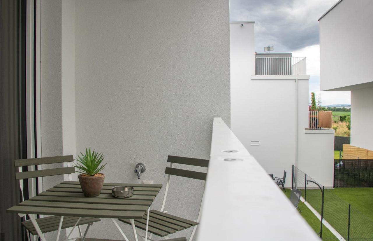 Flat2Go Modern Apartments - Harmony Of City And Nature Bécs Kültér fotó